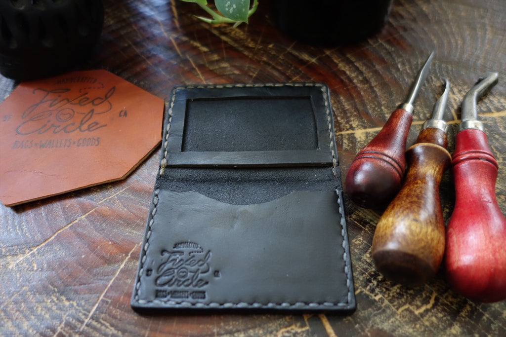 The bi-fold Leather wallet